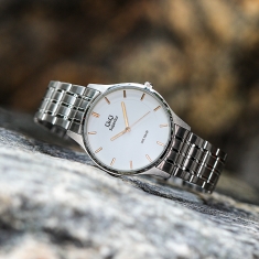 dong-ho-qq-qq-s328j201y