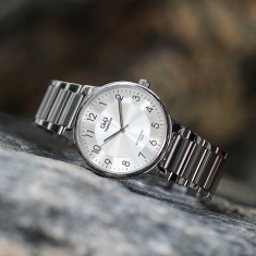 dong-ho-qq-qq-s282j204y