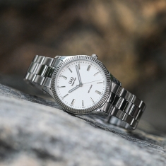 dong-ho-qq-qq-s294j201y